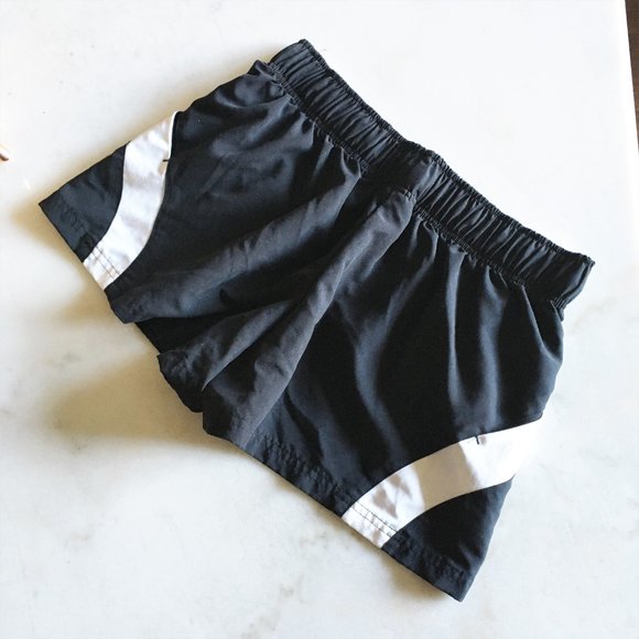 Reebok black & white shorts, size small - Picture 2 of 5